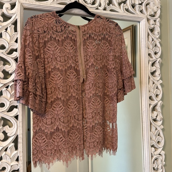 Pale pink lacey bell sleeve top - Picture 3 of 5